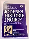 Storverket Jødenes historie i Norge gjennom 300 år er skrevet av Oskar Mendelsohn.