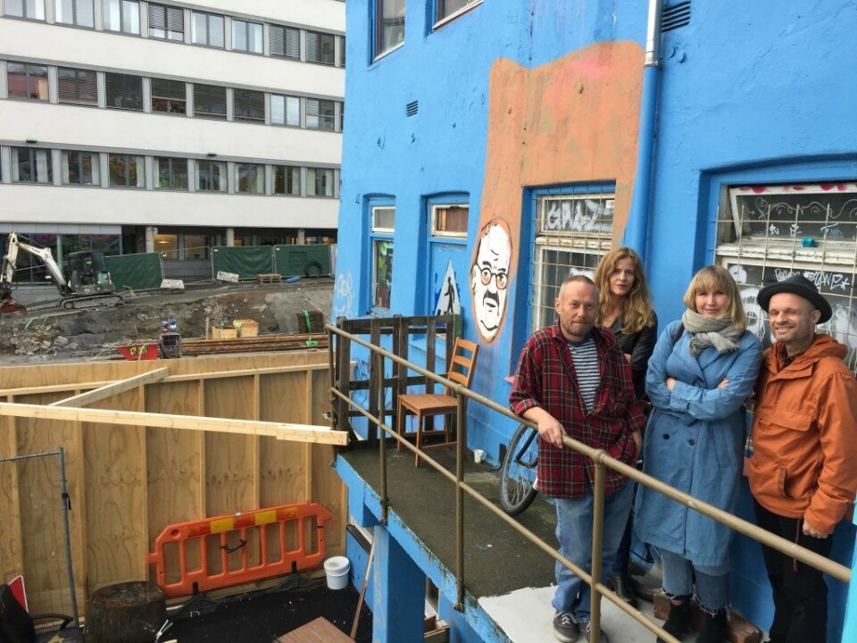 Disse personene sørger for det største nye kulturprosjektet i Oslo for tiden. I bakgrunnen skimtes byggeplassen for Vega Scene. Foto: Vegard Velle