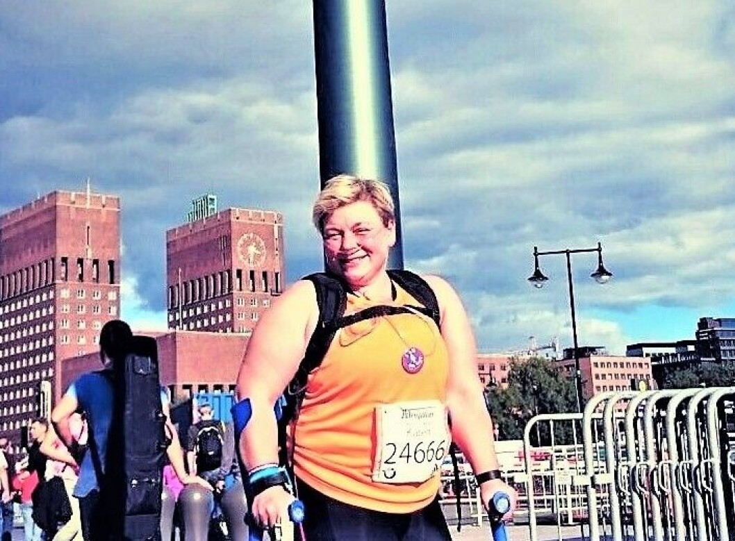 Karen Skålvoll er klar for Oslo maraton, og lar seg ikke hindre av lungesykdom eller oksygenmaskin. Foto: Torbjørn Skålvoll Karen Skålvoll er klar for Oslo maraton, og lar seg ikke hindre av lungesykdom eller oksygenmaskin. Foto: Torbjørn Skålvoll