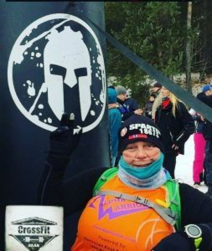 Spartan Sprint er et tøft hindersprint som foregår i flere land. I begynnelsen av april deltok Karen i Spartan Sprint i Ungarn, og ble den første personen under oksygenbehandling som deltok i to slike sprint på en dag. Foto: Privat Spartan Sprint er et tøft hindersprint som foregår i flere land. I begynnelsen av april deltok Karen i Spartan Sprint i Ungarn, og ble den første personen under oksygenbehandling som deltok i to slike sprint på en dag. Foto: Privat