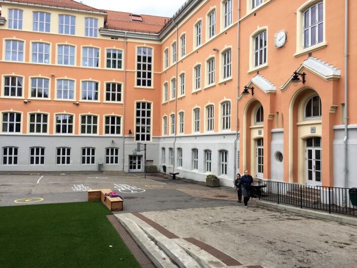 Fra skolegården til Tøyen skole. Over 90 prosent av elevene har minoritetsbakgrunn. Foto: Vegard Velle Fra skolegården til Tøyen skole. Over 90 prosent av elevene har minoritetsbakgrunn. Foto: Vegard Velle