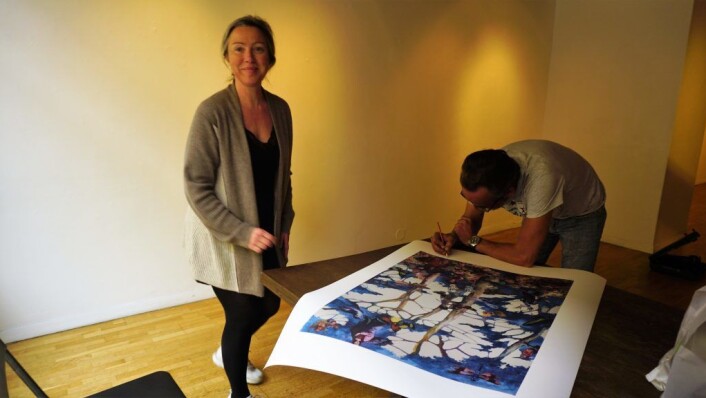 – Folk skal ikke behøve å kunne noe for å gå inn i et galleri, mener gallerieier Elisabeth Ramfjord. Foto: Nesteren Hasani – Folk skal ikke behøve å kunne noe for å gå inn i et galleri, mener gallerieier Elisabeth Ramfjord. Foto: Nesteren Hasani