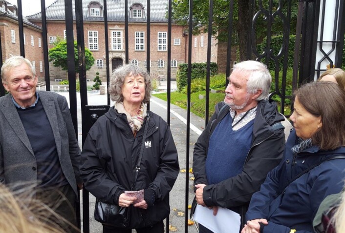 Vibeke Sæther forteller levende hvordan det var å vokse opp i Ivar An-«slottet». Foto: Hans Magnus Borge Vibeke Sæther forteller levende hvordan det var å vokse opp i Ivar An-«slottet». Foto: Hans Magnus Borge