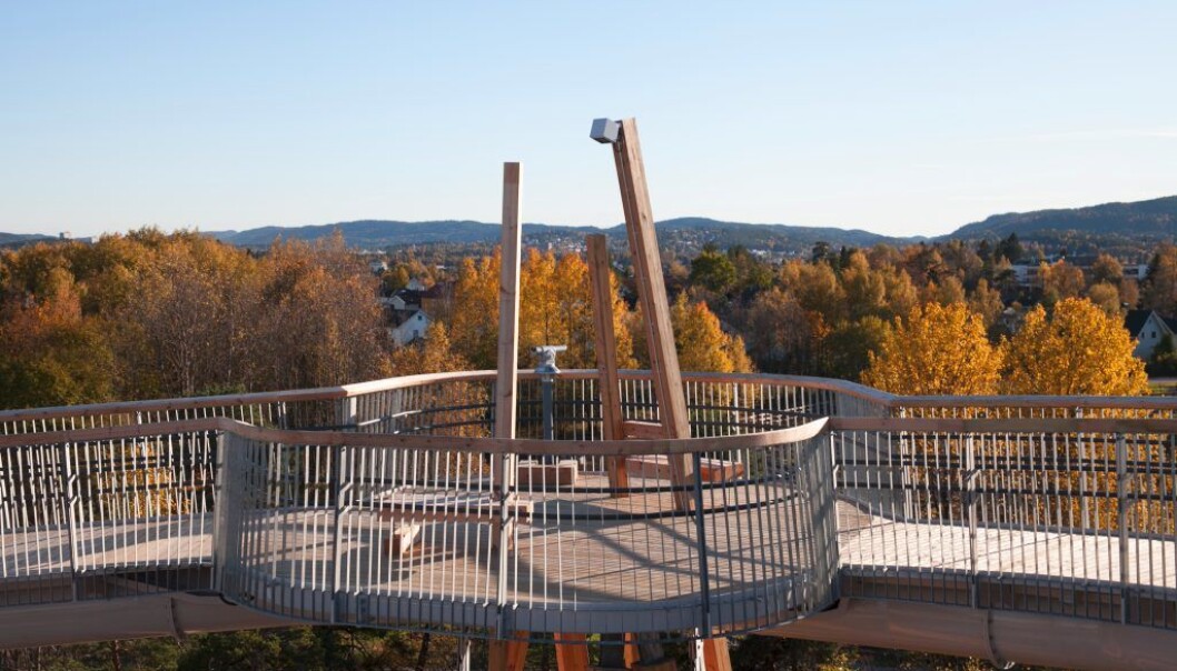 Stovnertårnet og utsikten derfra. Stovnertårnet og utsikten derfra.