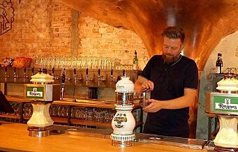 Med hele 300 ølsorter er den nye ølhallen i Storgata størst på flaskeøl i Oslo