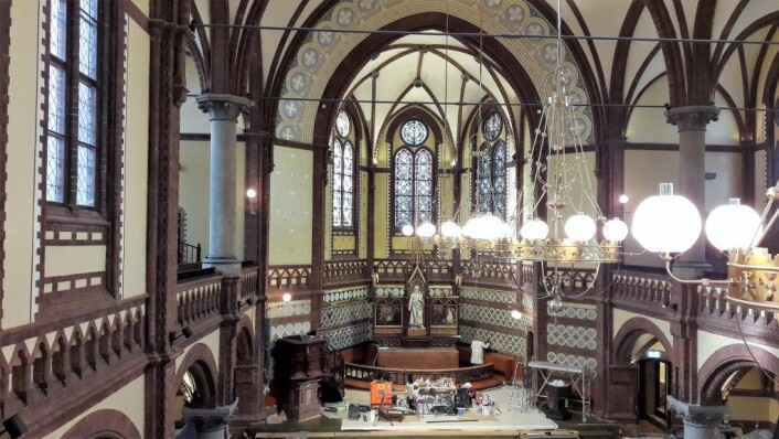 Paulus kirke innvendig med de nye lysekronene. Foto: Anders Høilund Paulus kirke innvendig med de nye lysekronene. Foto: Anders Høilund