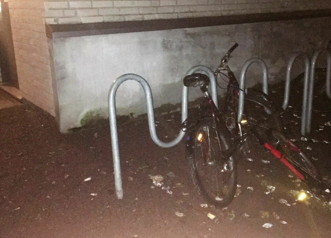 Ved Kiwi i Kværnerbyen står stativet sykkeltyvene stjal en sykkel fra i går kveld. Foto: Marianne Johansen