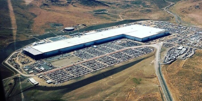 Tesla Gigafactory 1 ligger i Nevada og er gigantisk. Foto: Electrek Tesla Gigafactory 1 ligger i Nevada og er gigantisk. Foto: Electrek