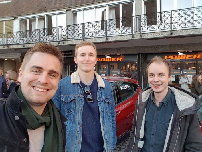 Fra v.: Eivind Trædal, Oddvar Thorsen og Torkil Vederhus, i Team Miljøpartiet de Gale, fikk ladeproblemer underveis. Foto: Privat Fra v.: Eivind Trædal, Oddvar Thorsen og Torkil Vederhus, i Team Miljøpartiet de Gale, fikk ladeproblemer underveis. Foto: Privat