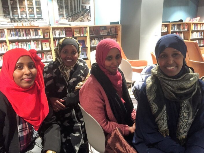 Farhia Warsame, Sahra Nuur, Ayan Ahmed, Faisa Warsame (fra v.). Foto: Vegard Velle Farhia Warsame, Sahra Nuur, Ayan Ahmed, Faisa Warsame (fra v.). Foto: Vegard Velle