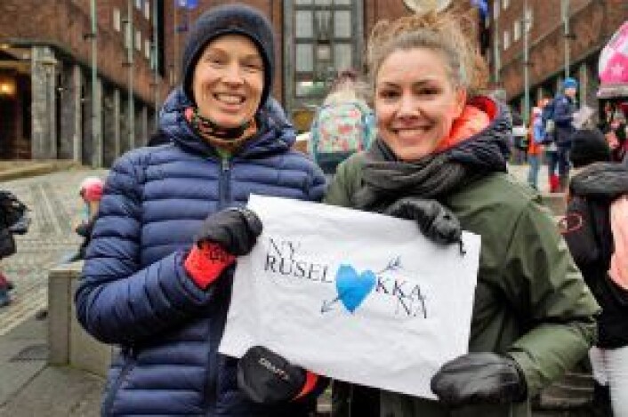 Leder Sigrid Moldestad og nestleder Gro Skåland i Ruseløkka skole FAU på protesten i dag. Foto: Morten Lauveng Jørgensen Leder Sigrid Moldestad og nestleder Gro Skåland i Ruseløkka skole FAU på protesten i dag. Foto: Morten Lauveng Jørgensen