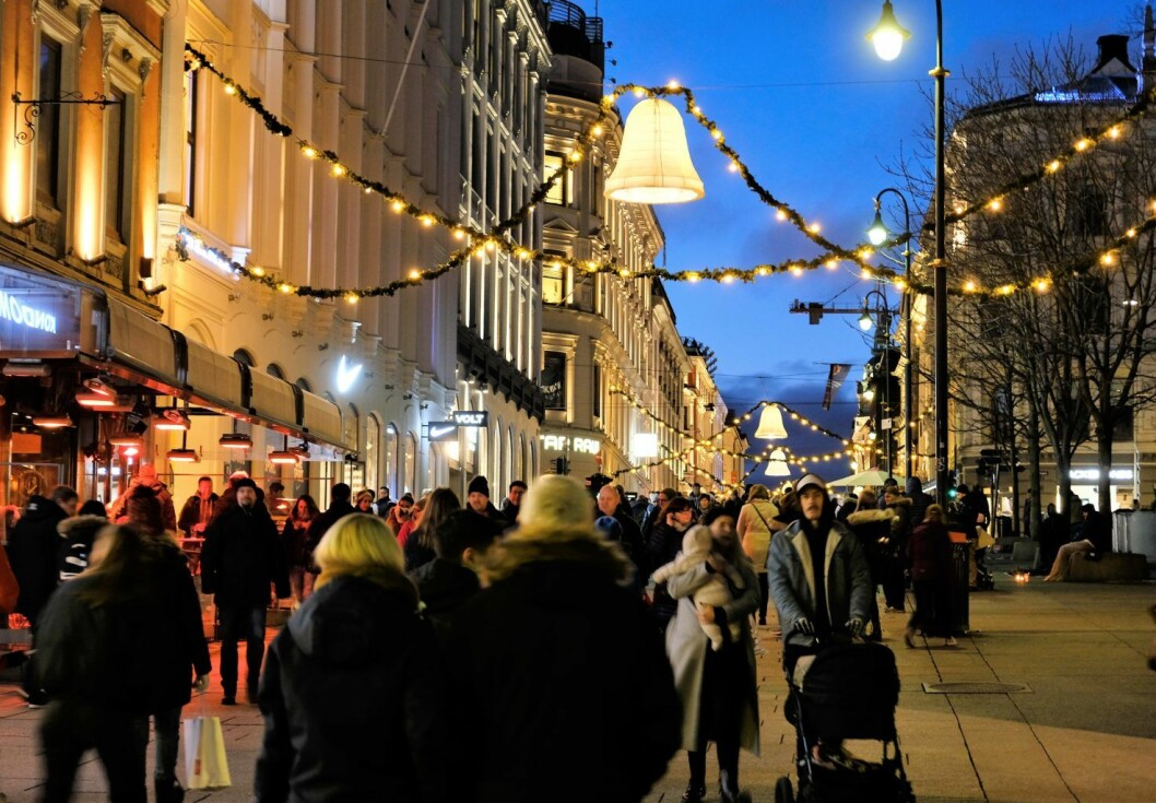 Oslos paradegate lyses opp av julebelysning i førjulstiden. Foto: Christian Boger