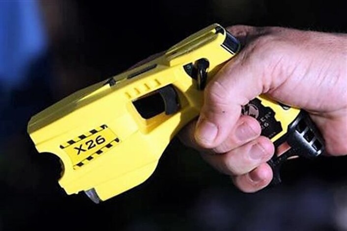 En strømpistol ble brukt under minst ett av ranene mot eskortearbeidere. Foto: The Daily Caller En strømpistol ble brukt under minst ett av ranene mot eskortearbeidere. Foto: The Daily Caller