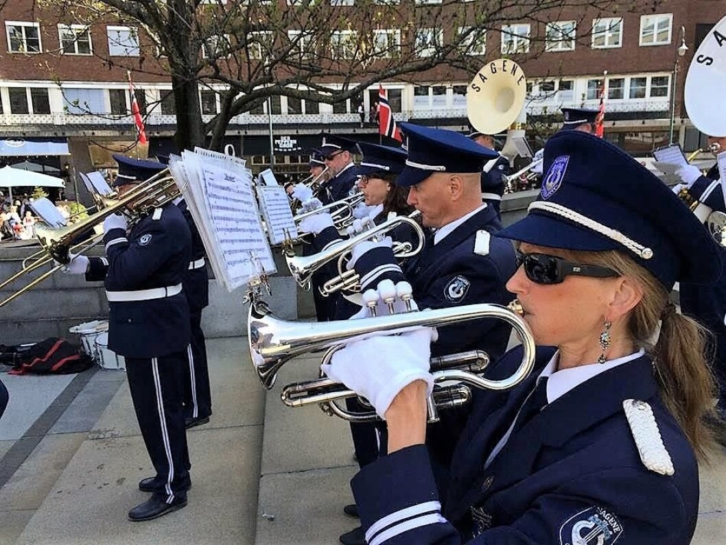 Sagene janitsjarkorps spiller på Rådhusplassen. Foto: Trond Olav Ruistuen Sagene janitsjarkorps spiller på Rådhusplassen. Foto: Trond Olav Ruistuen