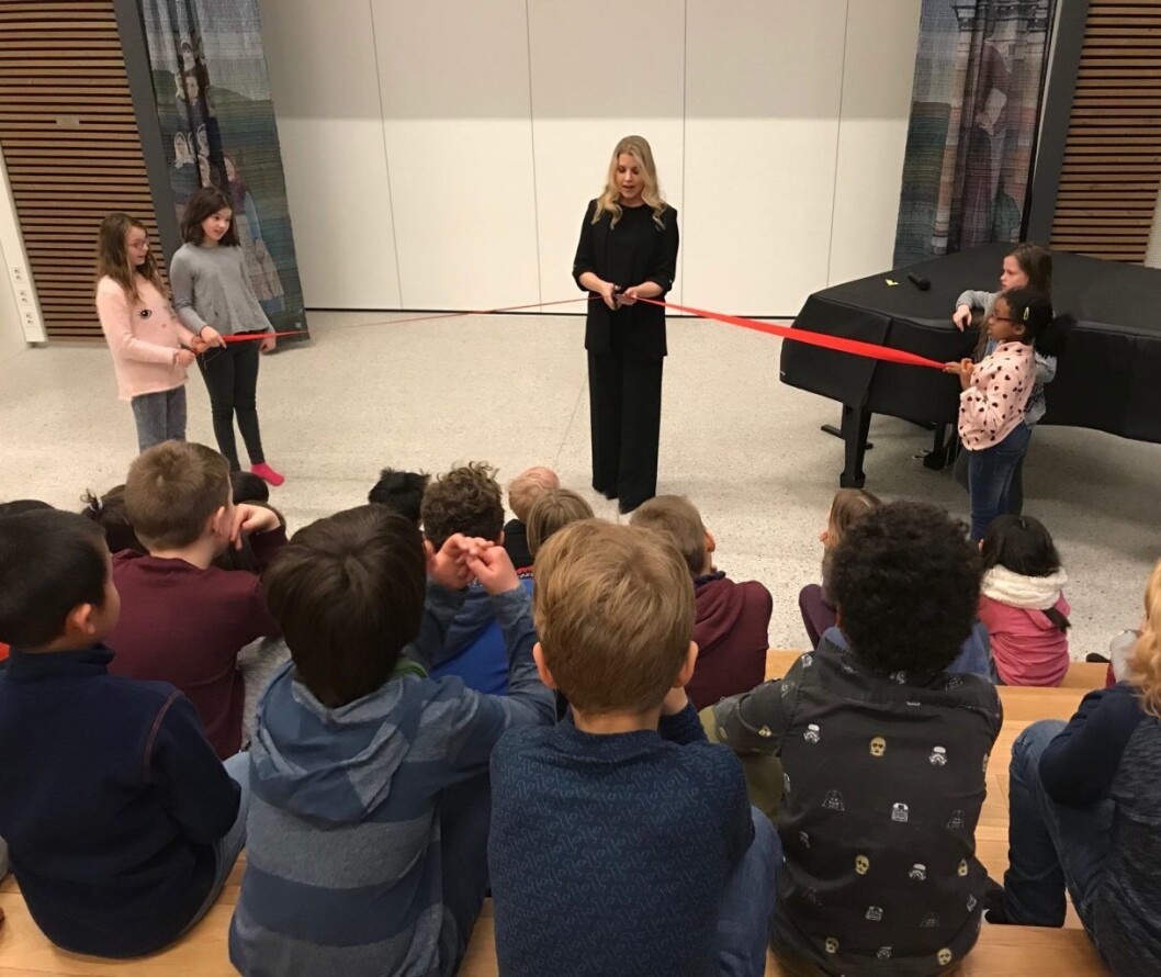 Rektor ved Fernanda Nissen Skole, Elisabeth Rudi Lund, åpner fritidsklubben. Foto: Privat Rektor ved Fernanda Nissen Skole, Elisabeth Rudi Lund, åpner fritidsklubben. Foto: Privat