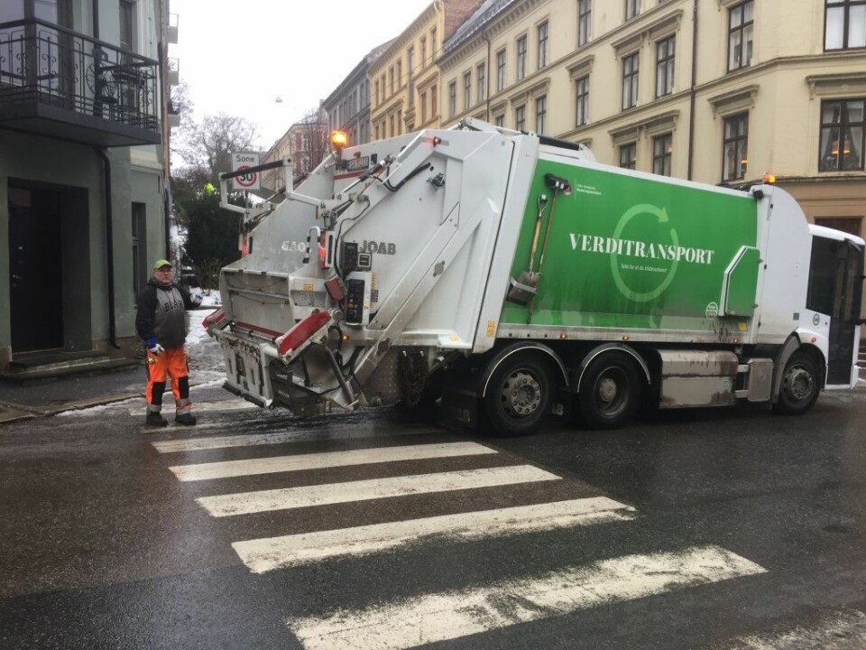 Hans Petter Karlsen får ansvaret for tømmingen av søpla i byen. Foto: Vegard Velle