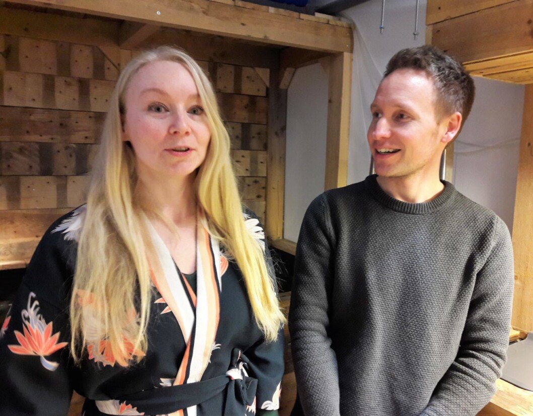 Marianne Netland og Anders Skaug lærer noe nytt hele tiden i aquaponi-anlegget i Platous gate. Foto: Anders Høilund Marianne Netland og Anders Skaug lærer noe nytt hele tiden i aquaponi-anlegget i Platous gate. Foto: Anders Høilund