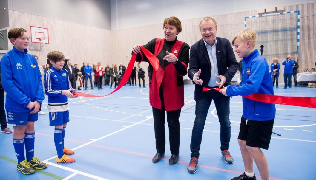 Marianen Borgen og Raymond johansen åpner Lambertseter flerbrukshall. Marianen Borgen og Raymond johansen åpner Lambertseter flerbrukshall.