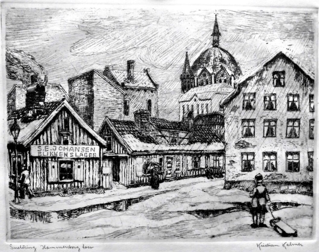 Hammersborg torg med Trefoldighetskirken i bakgrunnen. Radering: Kristian Kalmer Hammersborg torg med Trefoldighetskirken i bakgrunnen. Radering: Kristian Kalmer