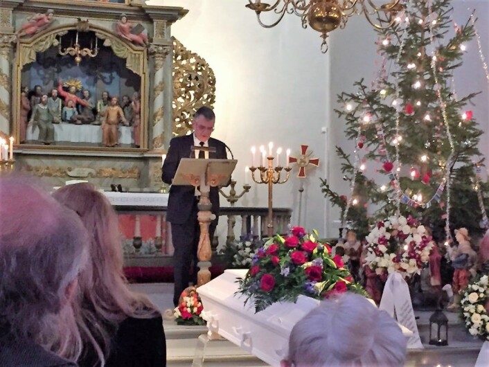 Historiker Lars Borgersrud holdt tale i begravelsen til Harry Sønsterød. 4. januar i Asker kirke. Foto: Privat Historiker Lars Borgersrud holdt tale i begravelsen til Harry Sønsterød. 4. januar i Asker kirke. Foto: Privat