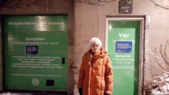 Beboer Charlotte Buhl utenfor Pilestredet park gjenbruksstasjon. Foto: Tarjei Kidd Olsen Beboer Charlotte Buhl utenfor Pilestredet park gjenbruksstasjon. Foto: Tarjei Kidd Olsen