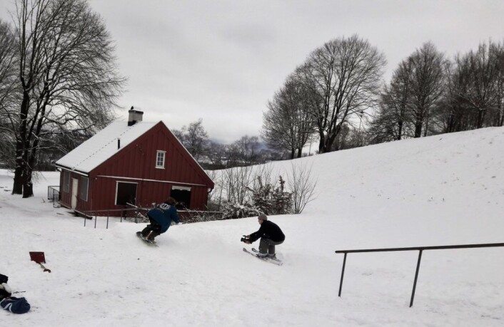 Ja, vi har falt og slått oss, men ikke så veldig, forteller Fykse og Strøm. Foto: Anders Høilund Ja, vi har falt og slått oss, men ikke så veldig, forteller Fykse og Strøm. Foto: Anders Høilund