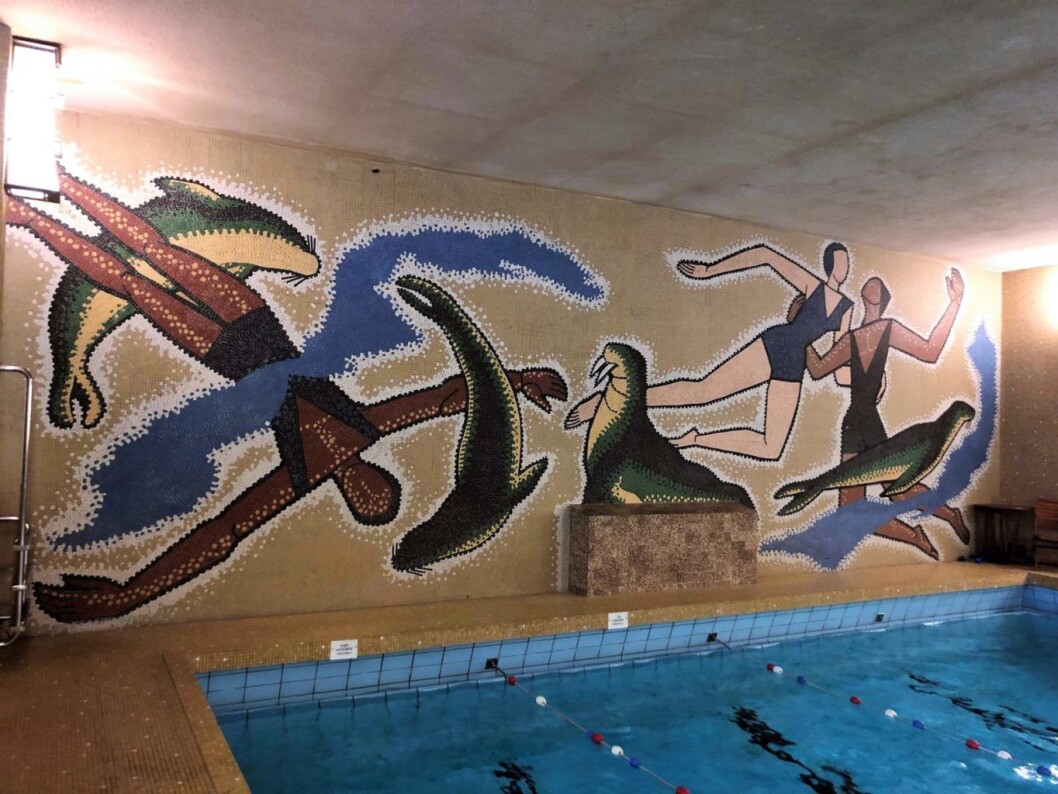 Vestkantbadet innvendig, med mosaikk av Per Krogh. Foto: Hans Bastian Borg Vestkantbadet innvendig, med mosaikk av Per Krogh. Foto: Hans Bastian Borg
