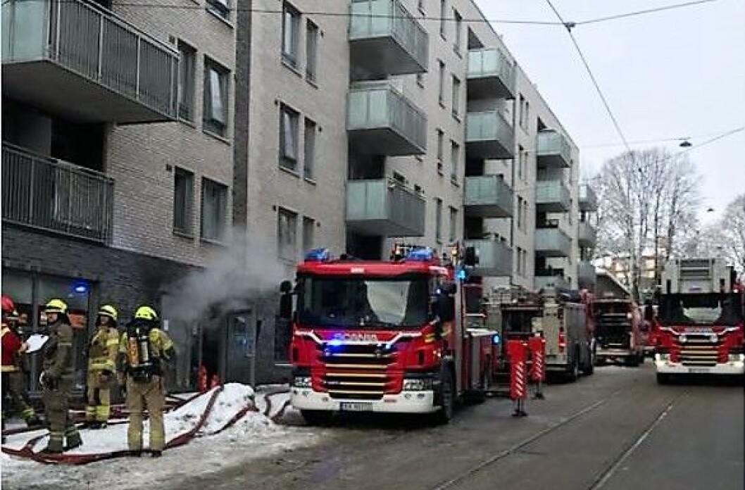 Mange utrykningsmannskap og røykdykkere var på plass for å slukke brannen i Toftes gate. Foto: Oslo brann og redningsetat Mange utrykningsmannskap og røykdykkere var på plass for å slukke brannen i Toftes gate. Foto: Oslo brann og redningsetat