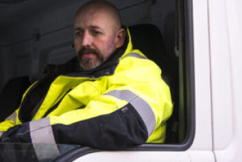 Yrkessjåfør Vidar Ottosen synes det er vanskelig å kjøre under dagens forhold. Foto: Morten Lauveng Jørgensen Yrkessjåfør Vidar Ottosen synes det er vanskelig å kjøre under dagens forhold. Foto: Morten Lauveng Jørgensen