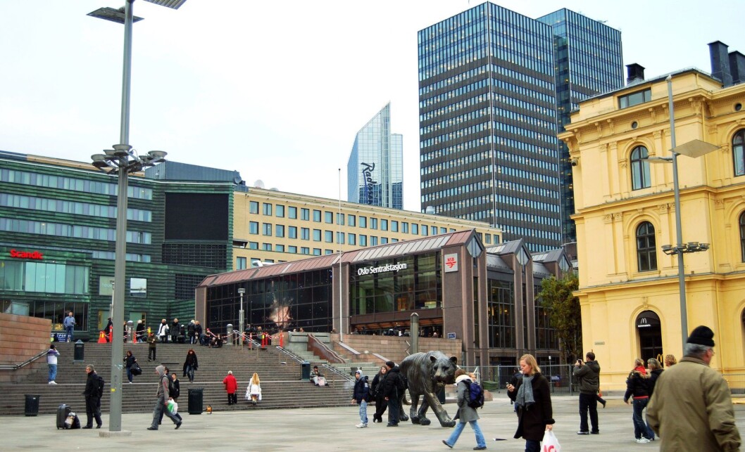 Bane NOR er sterkt uenige i Ruters tanker om en bussterminal over Oslo S. Foto: Wikimedia Commons Bane NOR er sterkt uenige i Ruters tanker om en bussterminal over Oslo S. Foto: Wikimedia Commons