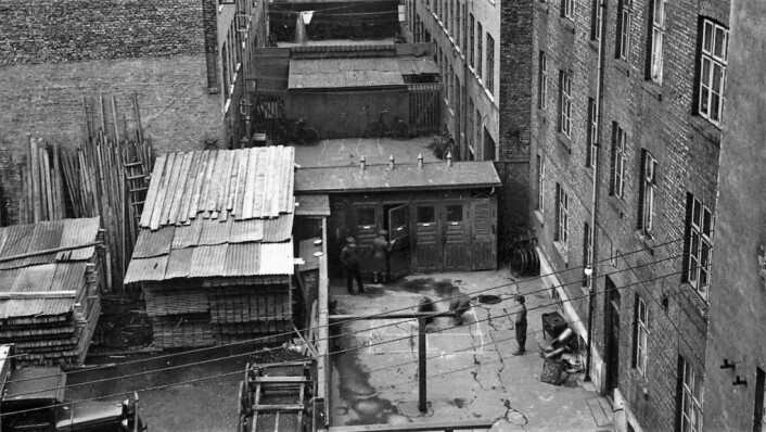 Bakgård innenfor bakgård. Ca. 1920–1929. Foto: Nanna Broch Bakgård innenfor bakgård. Ca. 1920–1929. Foto: Nanna Broch