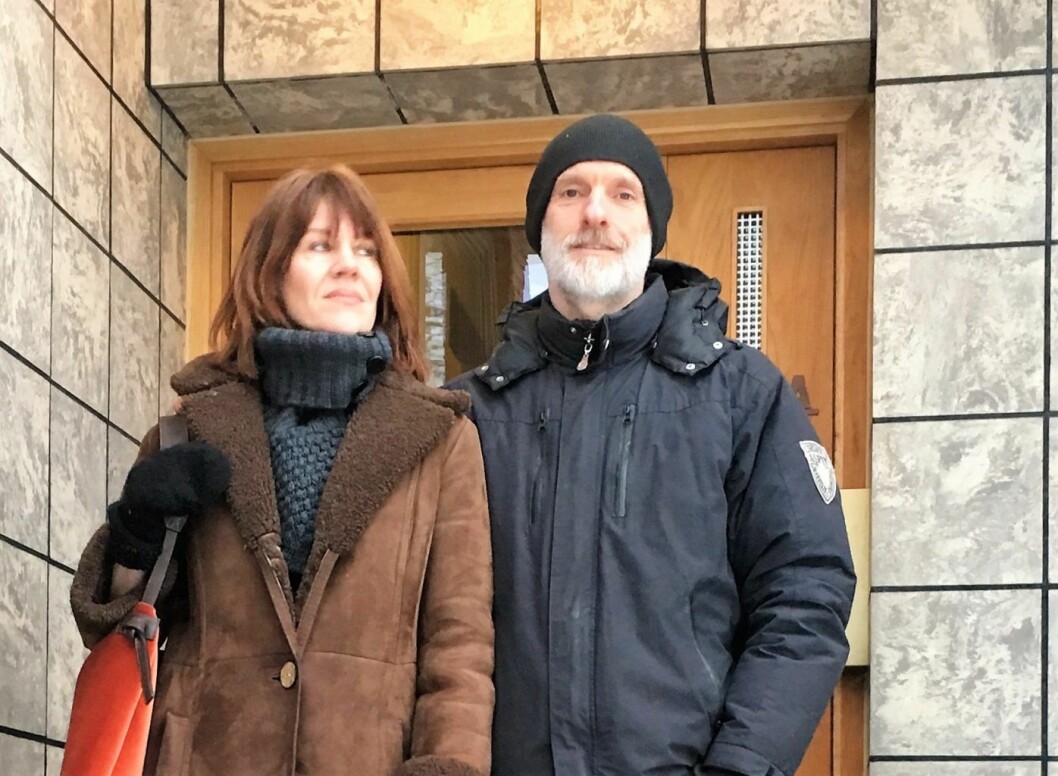 Trine-Lise Gjesdal og samboer Jan Ivar Kadal mener kommunen driver utpressing mot beboerne i Von der Lippes gate. Foto: Synne Gamborg