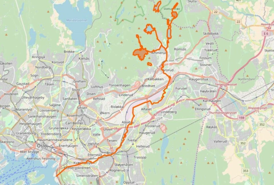 Alnaelva renner fra innsjøer i Østmarka ned i Oslofjorden. Kart: OpenStreetMap
