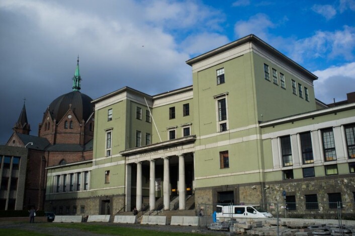 Deichmanske hovedbibliotek ligger på Hammersborg. Men i 2020 flytter biblioteket ned til Bjørvika. Foto: Kulturetaten / Frank Michaelsen Deichmanske hovedbibliotek ligger på Hammersborg. Men i 2020 flytter biblioteket ned til Bjørvika. Foto: Kulturetaten / Frank Michaelsen