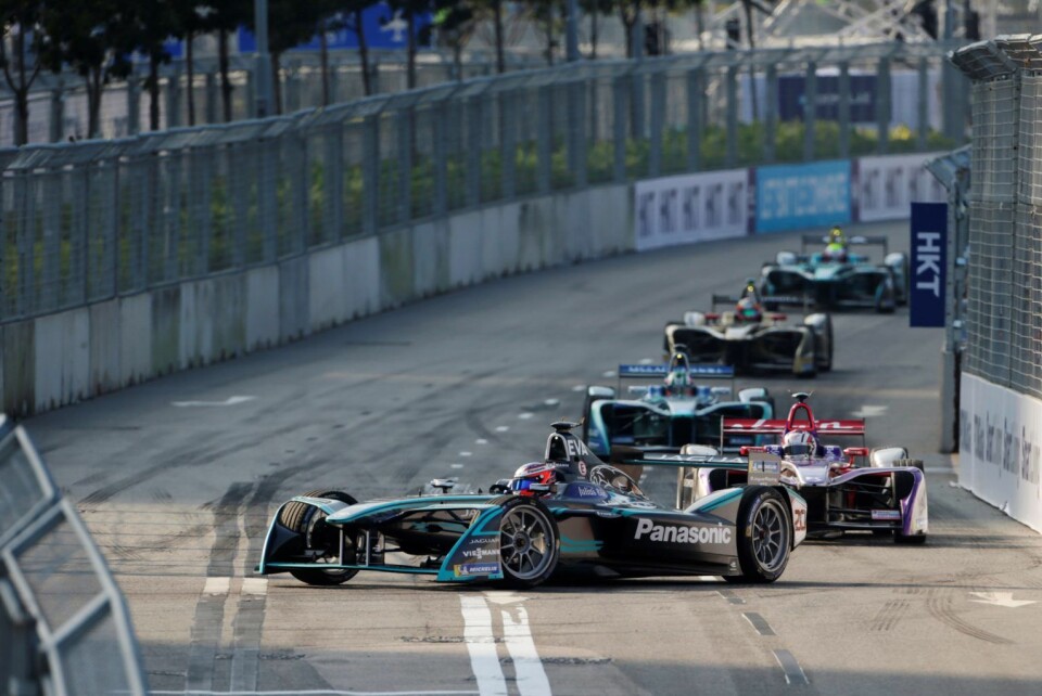 Racerbiler i fra formel E Championship i Hong Kong. Foto: Andrew Ferraro / LAT / Formula E