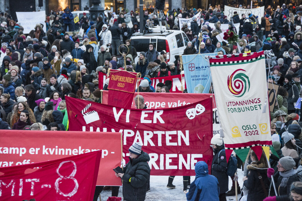 Mange mennesker, mangfold og paroler preget 8. mars i Oslo. Foto: Morten Lauveng Jørgensen Mange mennesker, mangfold og paroler preget 8. mars i Oslo. Foto: Morten Lauveng Jørgensen