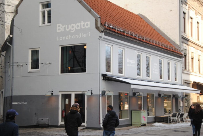 Brugata landhandleri ligger vis-a-vis Lilletorget og het tidligere Røde Mølle. Foto: Arnsten Linstad Brugata landhandleri ligger vis-a-vis Lilletorget og het tidligere Røde Mølle. Foto: Arnsten Linstad