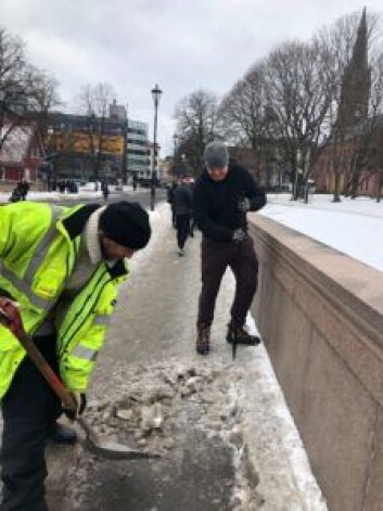 Når ikke kommunen tar tak, fikk vi gjøre det, tenker de to karene. Foto: Privat Når ikke kommunen tar tak, fikk vi gjøre det, tenker de to karene. Foto: Privat