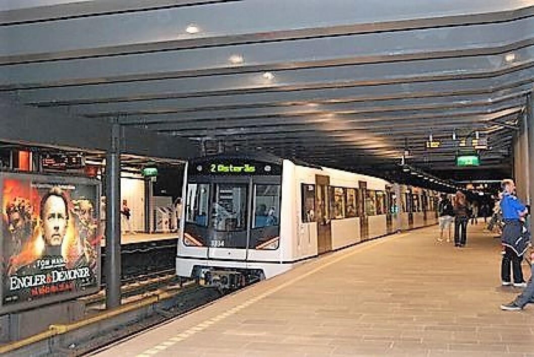 En person ble drept etter å ha blitt påkjørt av t-banen ved Nationalteatreet stasjon tirsdag formiddag. Illustrasjonsfoto: Wikimedia Commons En person ble drept etter å ha blitt påkjørt av t-banen ved Nationalteatreet stasjon tirsdag formiddag. Illustrasjonsfoto: Wikimedia Commons