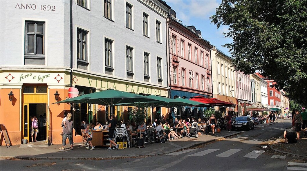 Ved Olav Ryes plass på Grünerløkka er det skrål og skrik til seint på kvelden de fleste hverdager, mener skribenten. Foto: Helge Høifødt / Wikimedia Commons Ved Olav Ryes plass på Grünerløkka er det skrål og skrik til seint på kvelden de fleste hverdager, mener skribenten. Foto: Helge Høifødt / Wikimedia Commons