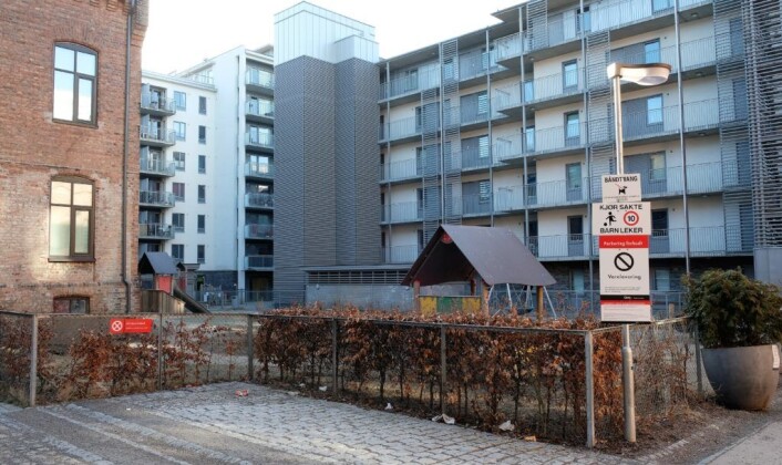Det er inn mot denne bakgården naboer og bydelsadministrasjonen frykter støy fra det foreslåtte ølkultursenteret. Foto: Christian Boger Det er inn mot denne bakgården naboer og bydelsadministrasjonen frykter støy fra det foreslåtte ølkultursenteret. Foto: Christian Boger