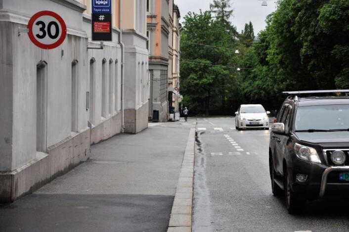 Venstre fikk med seg bystyret på at det bør være fotobokser i 30-sonen i Hagegata. Men fortsatt har ikke bymiljøetaten i Oslo kommune satt opp en eneste fotoboks. Foto: Arnsten Linstad Venstre fikk med seg bystyret på at det bør være fotobokser i 30-sonen i Hagegata. Men fortsatt har ikke bymiljøetaten i Oslo kommune satt opp en eneste fotoboks. Foto: Arnsten Linstad