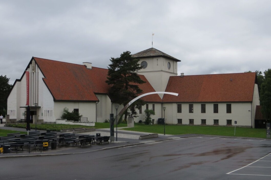 Da byråkratene ville fjerne alle p-plasser ved vikingskipene på Bygdøy ble det for drøy kost selv for det sykkelglade Ap/SV/MDG-byrådet. Foto: Arck/Flickr Da byråkratene ville fjerne alle p-plasser ved vikingskipene på Bygdøy ble det for drøy kost selv for det sykkelglade Ap/SV/MDG-byrådet. Foto: Arck/Flickr