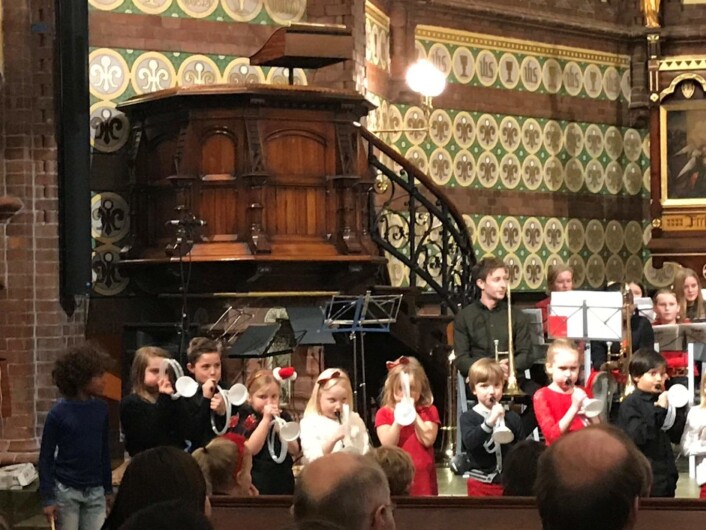 Aspirantene i Grünerløkka skoles musikkorps opptrer i Paulus kirke med hjemmelagete instrumenter. Foto: Elisabeth H. Todal Aspirantene i Grünerløkka skoles musikkorps opptrer i Paulus kirke med hjemmelagete instrumenter. Foto: Elisabeth H. Todal