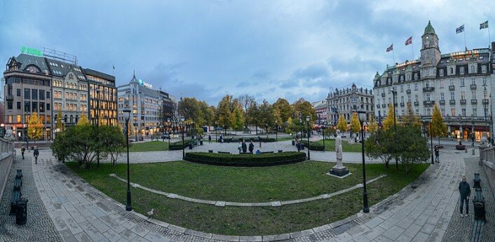 Eidsvolds plass foran Stortinget ble rustet opp av Hovedstadsaksjonen til 100 års-jubileet for unionsoppløsningen i 2005. Foto: Wikicommons Eidsvolds plass foran Stortinget ble rustet opp av Hovedstadsaksjonen til 100 års-jubileet for unionsoppløsningen i 2005. Foto: Wikicommons