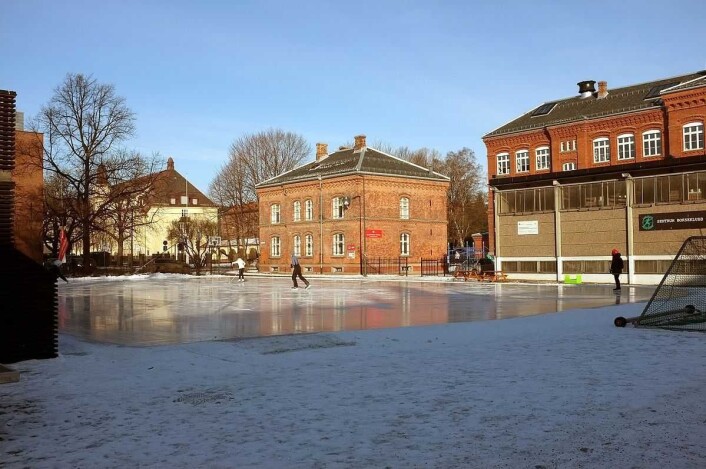 Isbanen på Rudolf Nilsens plass. Foto: Kjetil Ree / Wikimedia Commons Isbanen på Rudolf Nilsens plass. Foto: Kjetil Ree / Wikimedia Commons