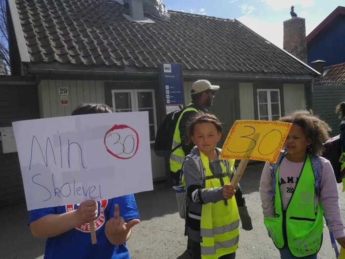 Det er livsfarlig for barn å krysse Strømsveien. Nå krever beboere handling. Foto: Aksjon Strømsveien Det er livsfarlig for barn å krysse Strømsveien. Nå krever beboere handling. Foto: Aksjon Strømsveien