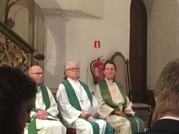 Biskop emeritus Tor B. Jørgensen i midten. Foto: Kjersti Opstad Biskop emeritus Tor B. Jørgensen i midten. Foto: Kjersti Opstad