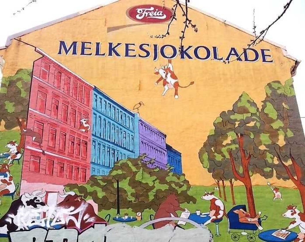 Freia-veggen på Schous plass, malt i 2005. Men nå er den borte og blir erstattet av Mills. Foto: Guri Haram/ifi.no Freia-veggen på Schous plass, malt i 2005. Men nå er den borte og blir erstattet av Mills. Foto: Guri Haram/ifi.no