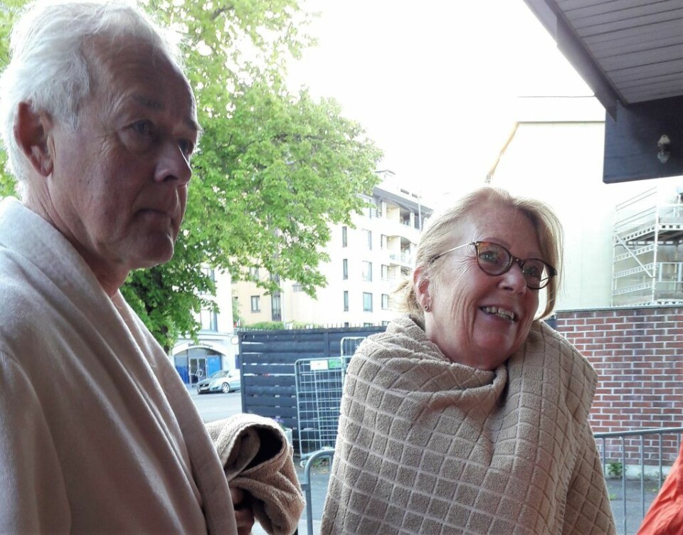 Birger og Anita Svendsen kom ferdig skiftet til morgenbadet. Foto: Anders Høilund